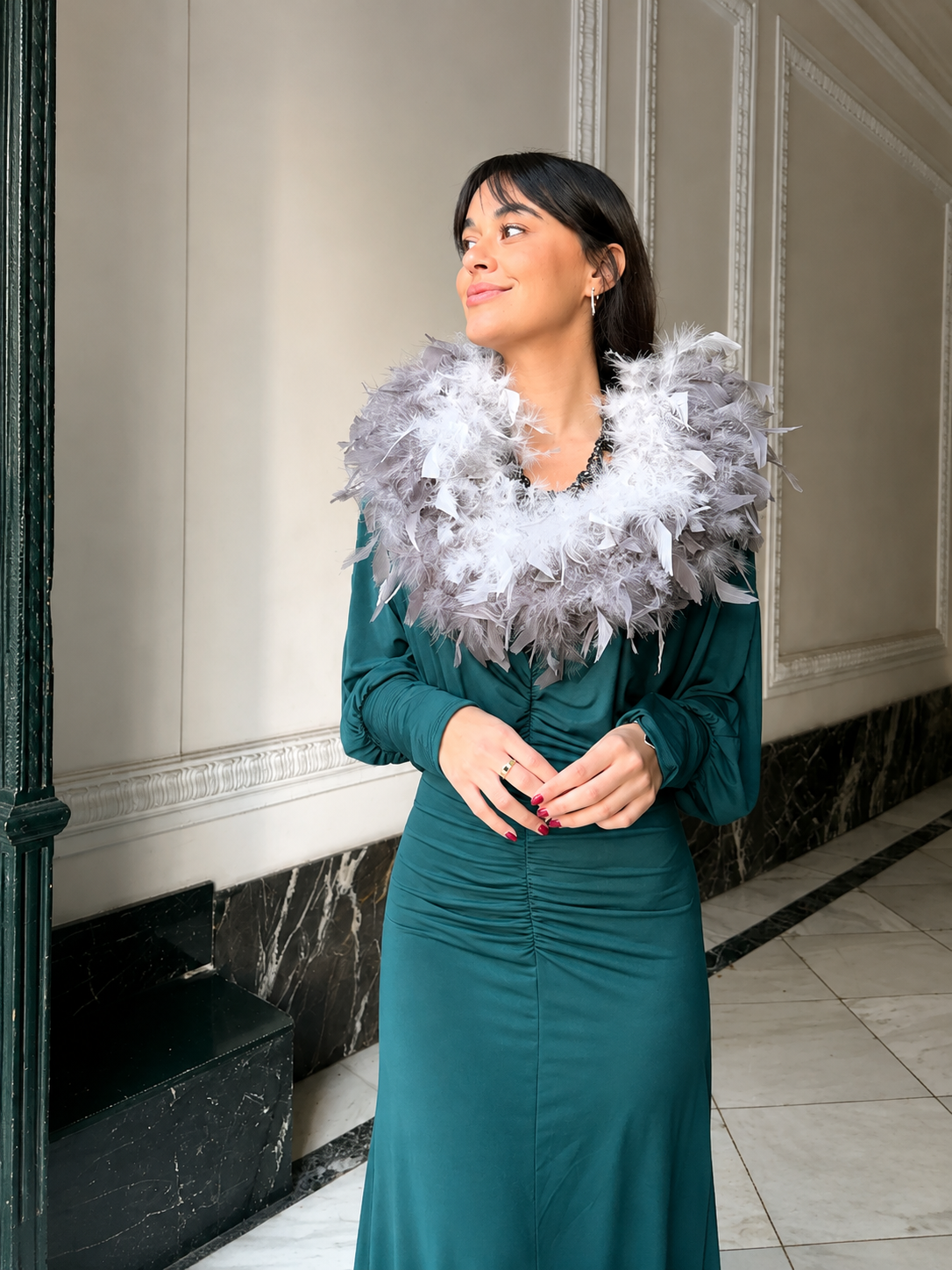 Collar de Plumas marabú Gris