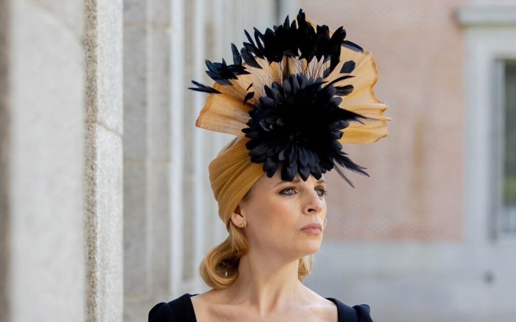 Tocados de invitada: el accesorio que necesitas 